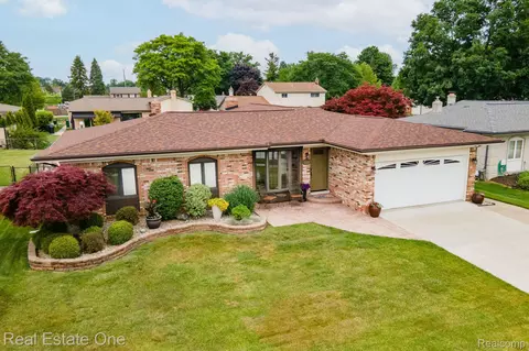 1399 Kipling Ct, Troy, MI 48083