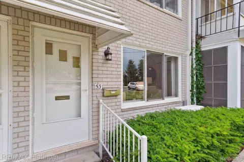 5959 Alan Dr #53, Brighton, MI 48116
