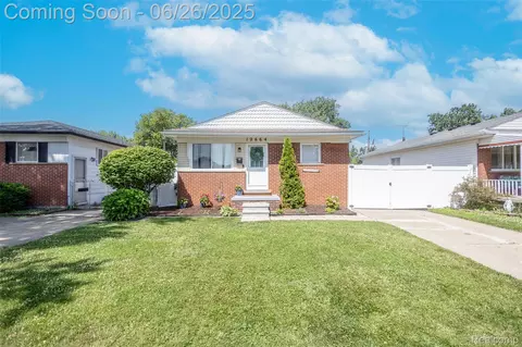 12664 Hipp St, Taylor, MI 48180
