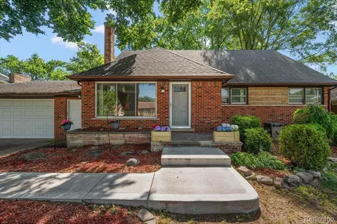 42350 Bobjean St, Sterling Heights, MI 48314