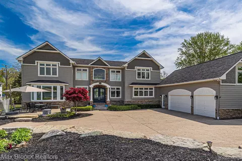 9239 Silverside, Green Oak, MI 48178