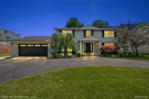28440 Brooks Ln, Southfield, MI 48034