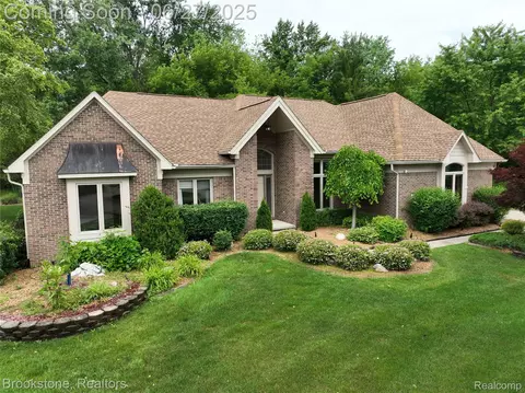 47324 Labana Dr, Canton, MI 48187