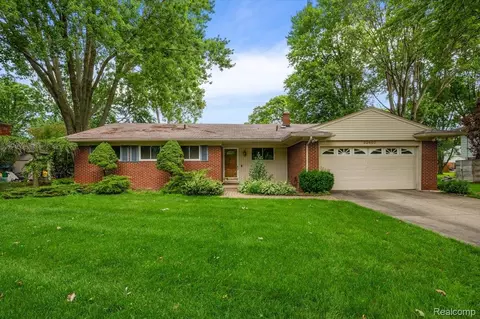 32460 Dunford St, Farmington, MI 48334