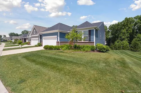 1065 Spring Trail Ct, Brighton, MI 48116