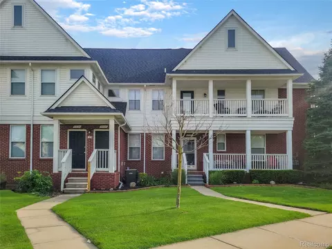 53724 Newberry Dr #127, New Baltimore, MI 48051