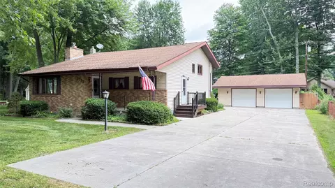 3752 Grant Ave, Fort Gratiot, MI 48059