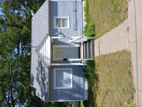 3300 5th St, Muskegon Heights, MI 49444