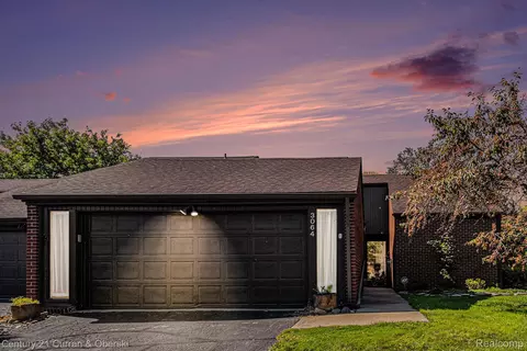 3064 Lindenwood Dr, Dearborn, MI 48120