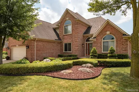 46431 Mariner Dr, Macomb, MI 48044