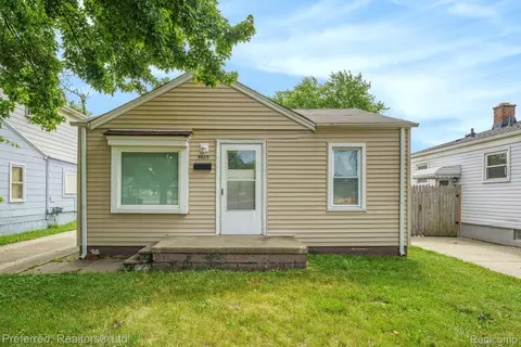 9029 Dudley St, Taylor, MI 48180