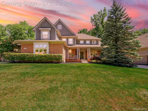 6590 Pembridge Hl, West Bloomfield, MI 48322