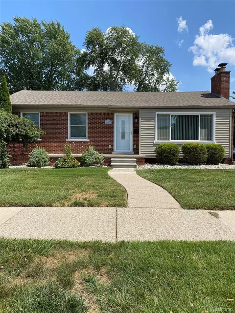 9834 Brookfield St, Livonia, MI 48150