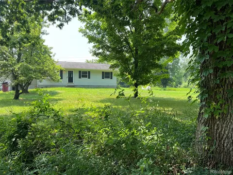6197 Sober Rd, Conway, MI 48836