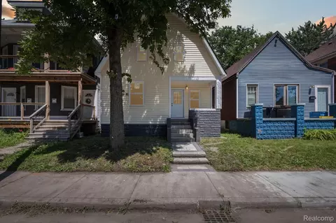 9578 Oakland St, Detroit, MI 48211