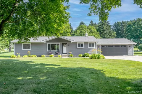 6074 Waldon Rd, Village Of Clarkston, MI 48346