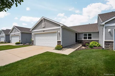 913 Spirea, Howell, MI 48843