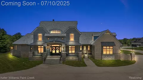 6295 Canter Creek Trl, Grand Blanc, MI 48439