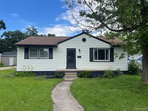 23702 Crossley Ave, Hazel Park, MI 48030