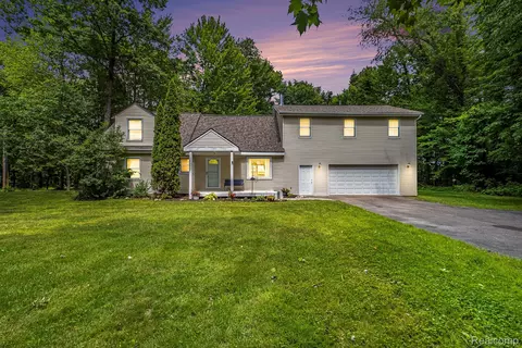 15375 Murray Rd, Argentine, MI 48418