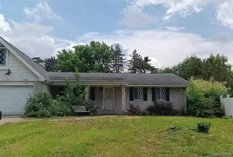 3375 Jacque St, Flint, MI 48532