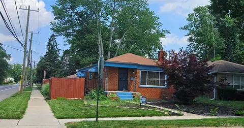 22638 Chippewa St, Detroit, MI 48219