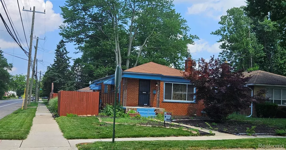  22638 Chippewa St, Detroit, MI 48219 photo 1