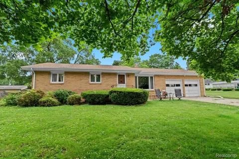 1000 Buckley Dr, Owosso, MI 48867