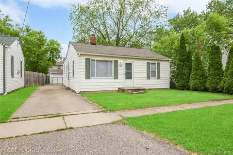 1165 Carman St, Burton, MI 48529