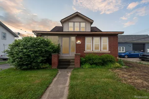 37289 Evans St, Huron, MI 48164