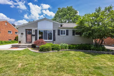 32204 Leelane, Farmington, MI 48336