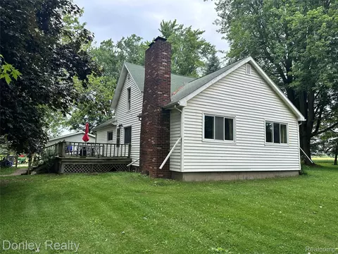 7700 Harris Rd, Koylton, MI 48453
