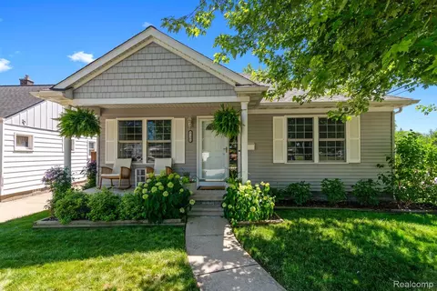 17301 Arlington Ave, Allen Park, MI 48101