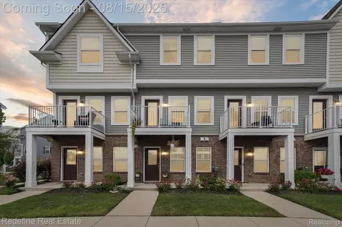 403 Jeff Keeton Dr, Hazel Park, MI 48030
