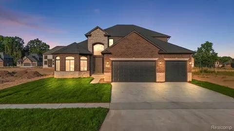 50622 Timberstone Dr, Macomb, MI 48042