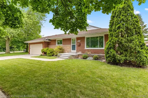 10018 Manor Ave, Allen Park, MI 48101