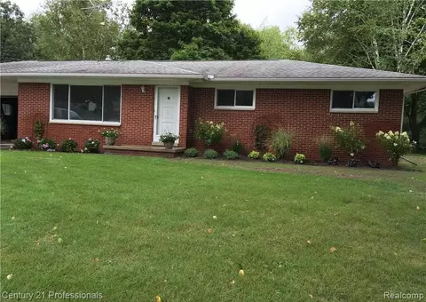 5429 Williamson St, Independence, MI 48346