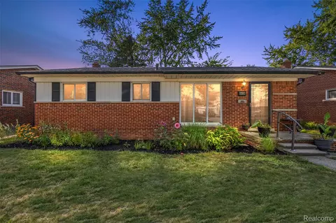 29329 Shackett Ave, Madison Heights, MI 48071