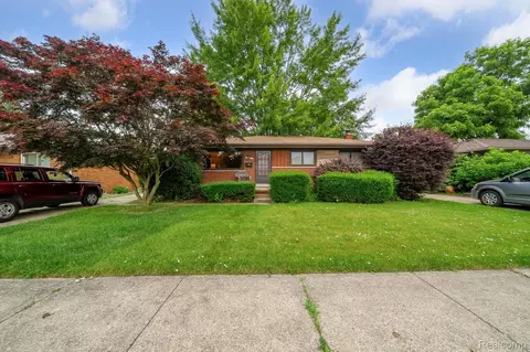 9328 William St, Taylor, MI 48180