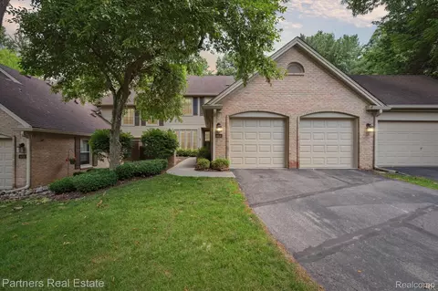 4614 Golf View Dr #79, Genoa, MI 48116