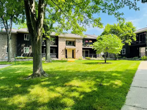 6131 Western Dr #45, Saginaw, MI 48638