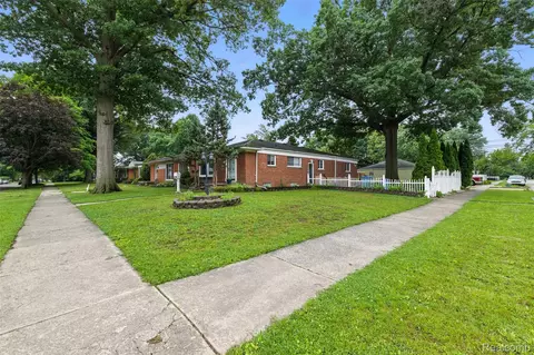 4108 Harding St, Dearborn Heights, MI 48125