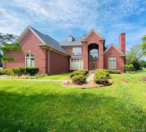 1844 Crowndale Ln, Canton, MI 48188