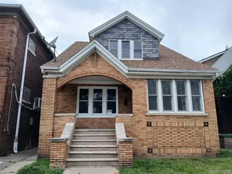 2611 Holbrook St, Hamtramck, MI 48212