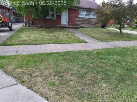 18415 Oakwood Blvd, Dearborn, MI 48124