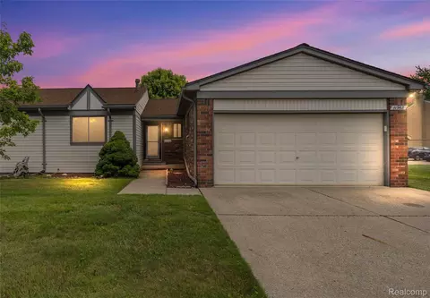 11968 15 Mile Rd #24, Sterling Heights, MI 48312