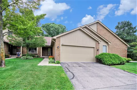 654 Tennyson, Rochester Hills, MI 48307