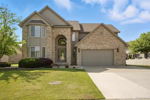 26885 Arcadia Dr, Flat Rock, MI 48134