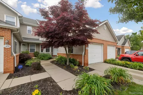 1484 Steeplechase Ct, Howell, MI 48843