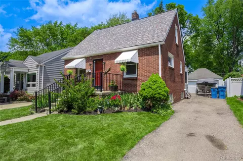 25900 Hanover St, Dearborn Heights, MI 48125